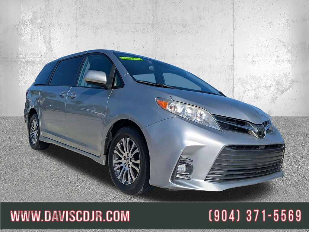 2020 Toyota Sienna XLE 8-Passenger FWD