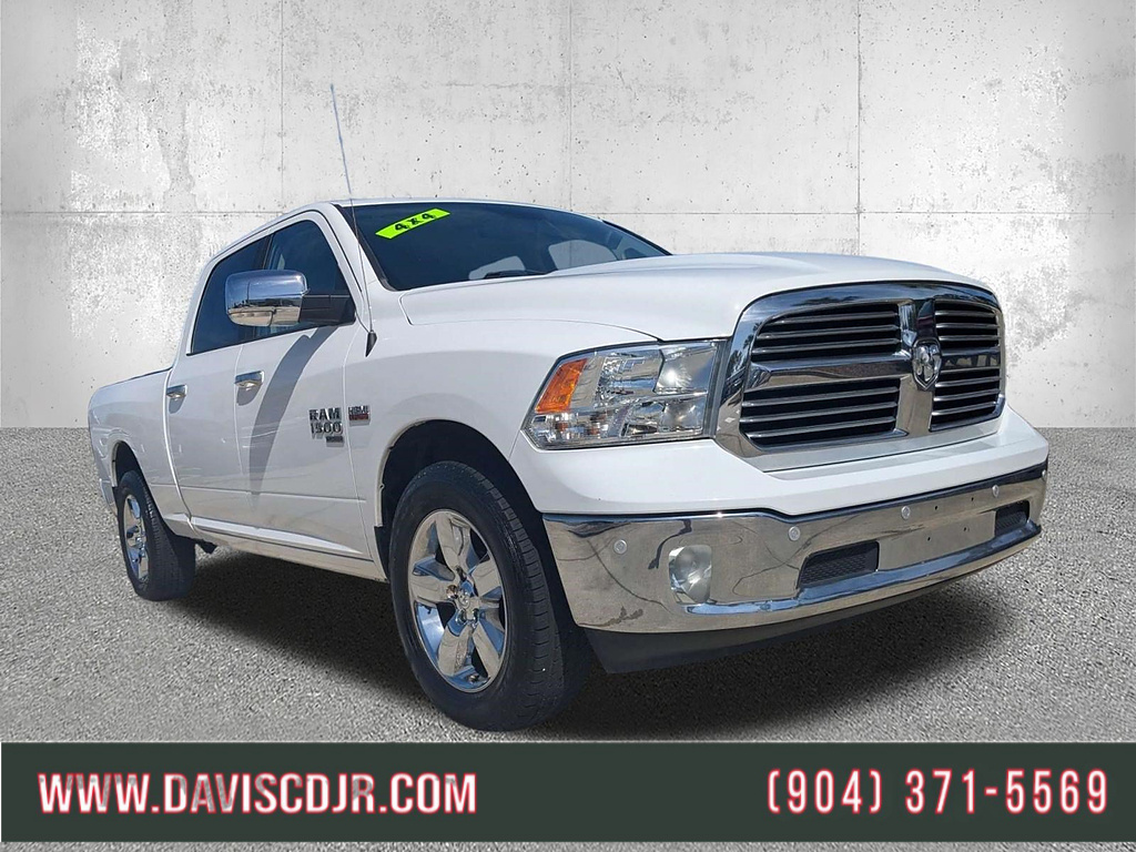 Bright White Clear Coat 2019 RAM 1500 Pickup Truck Four-Wheel Drive 8-Speed Automatic