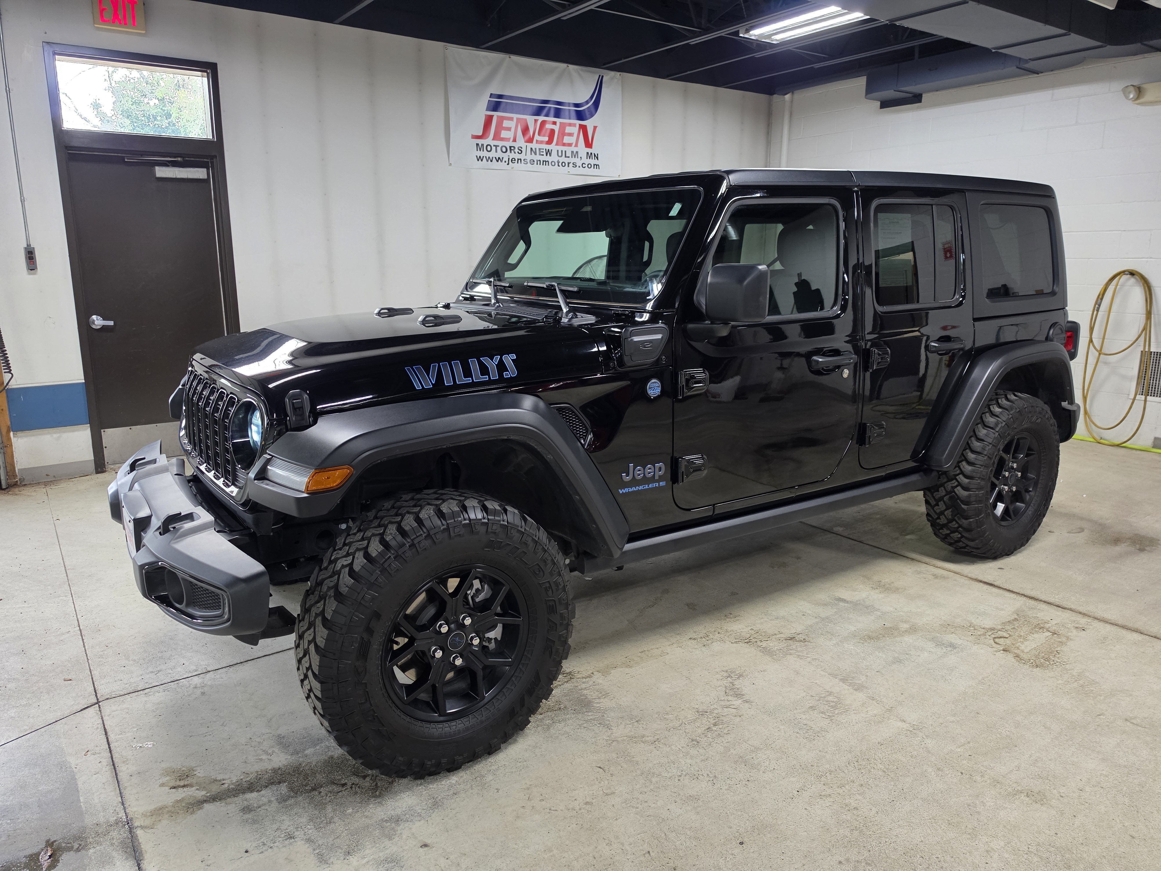 2025 Jeep Wrangler 4xe Willys 4WD