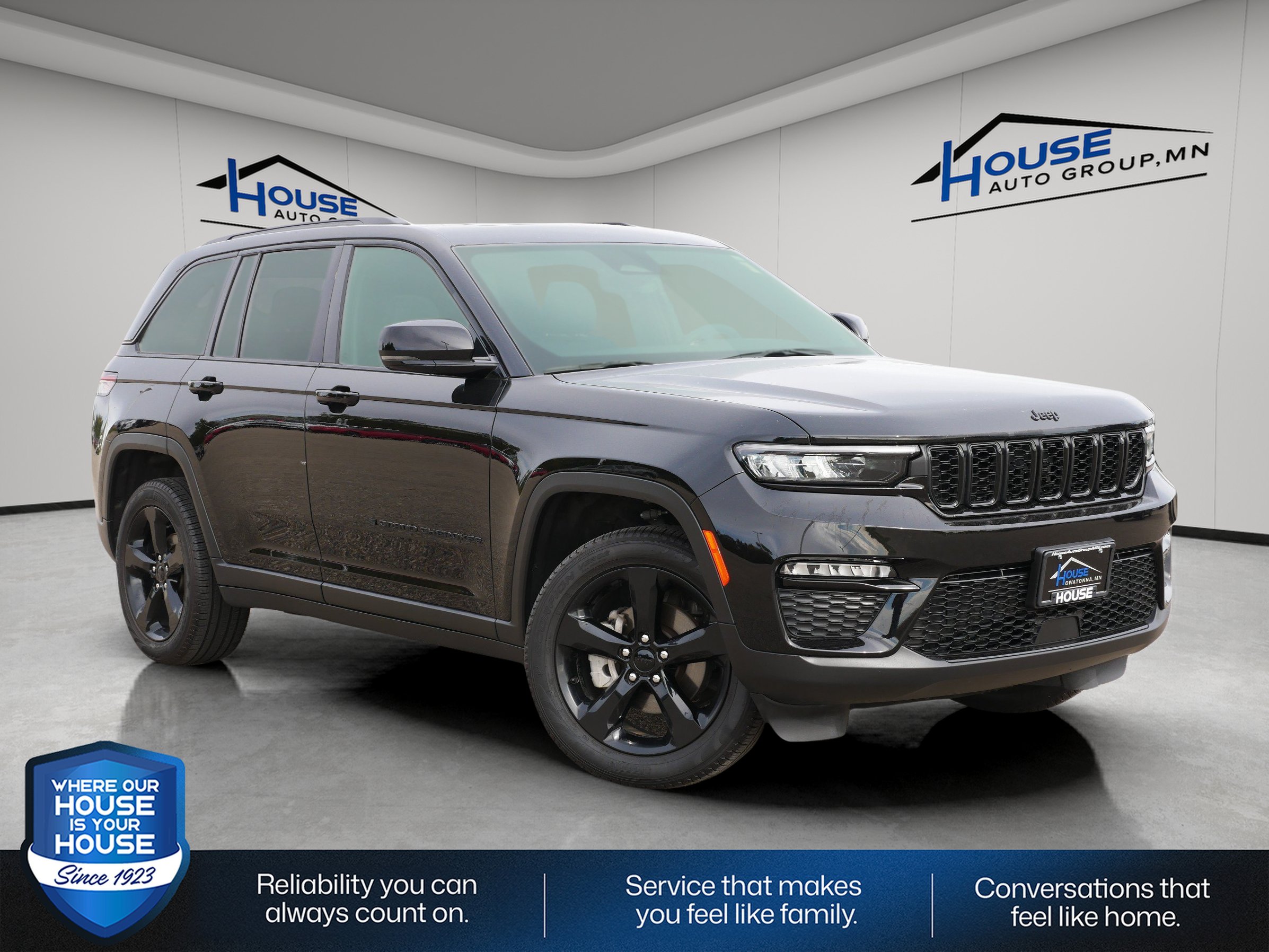 Diamond Black Crystal Pearl Coat 2025 Jeep Grand Cherokee SUV / Crossover Four-Wheel Drive 8-Speed Automatic