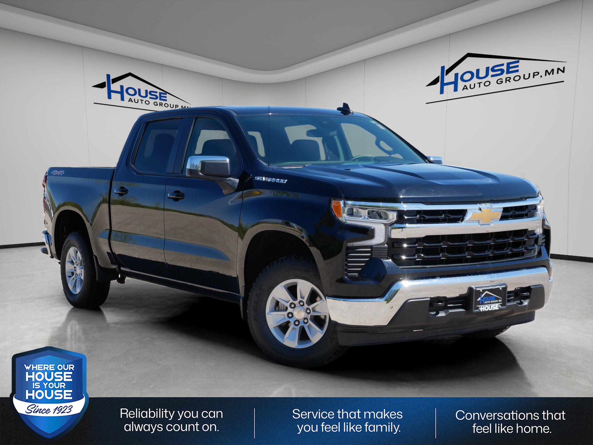 Black 2025 Chevrolet Silverado 1500 Pickup Truck Four-Wheel Drive Automatic