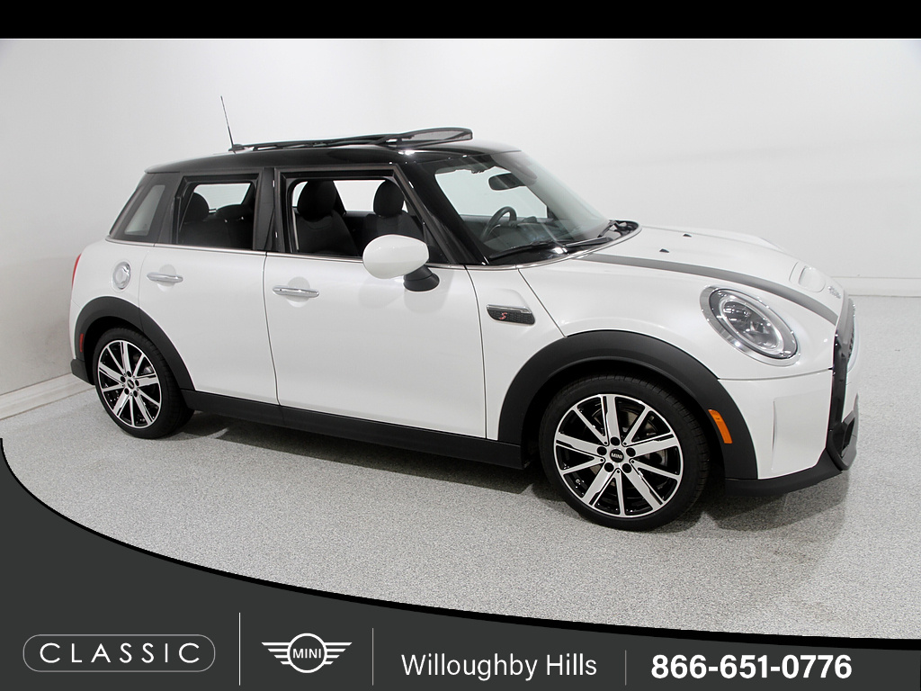Midnight Black II Metallic 2024 MINI Cooper Hatchback Front-Wheel Drive 7-Speed Automatic