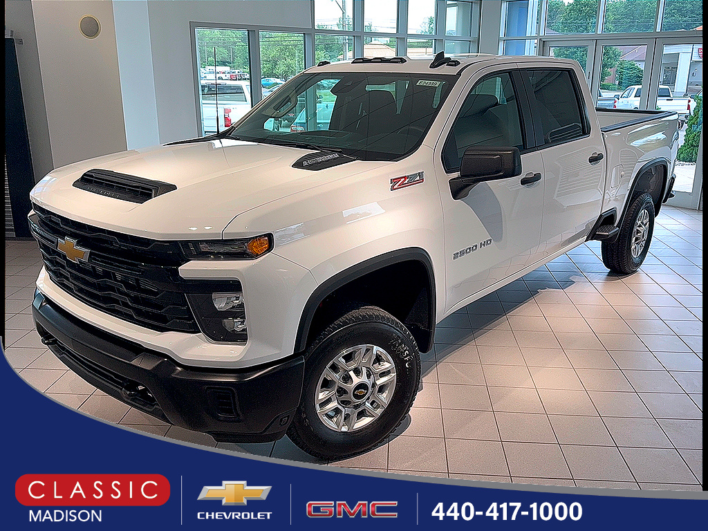 Summit White 2026 Chevrolet Silverado 2500HD Pickup Truck Four-Wheel Drive Automatic