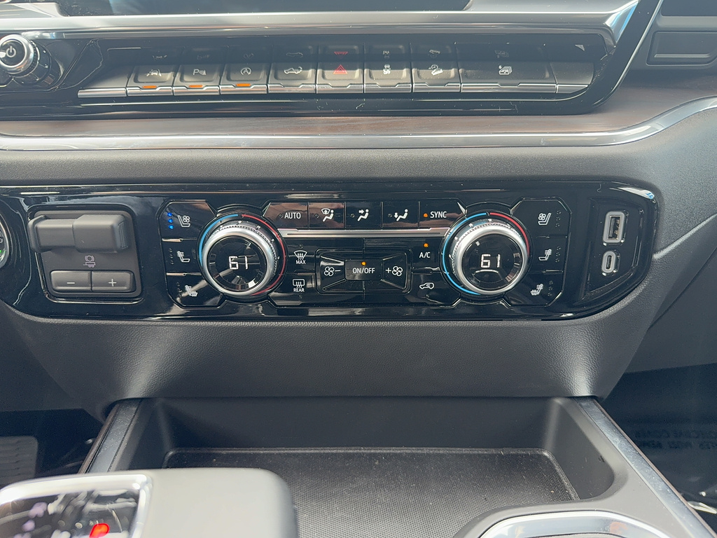 2024 GMC Sierra 1500 SLT - Onyx Black exterior view 17