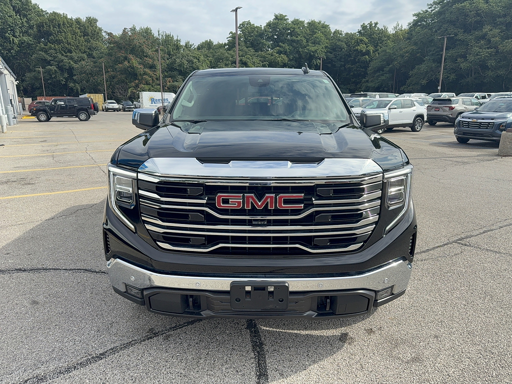 2024 GMC Sierra 1500 SLT - Onyx Black exterior view 8
