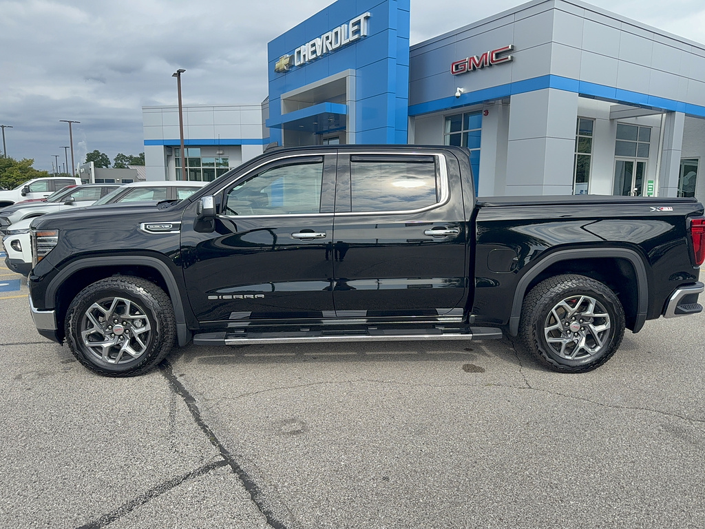 2024 GMC Sierra 1500 SLT - Onyx Black exterior view 3