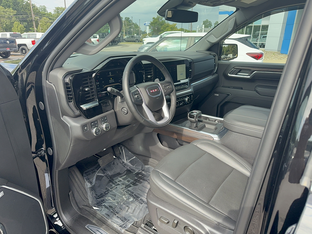 2024 GMC Sierra 1500 SLT - Onyx Black exterior view 10