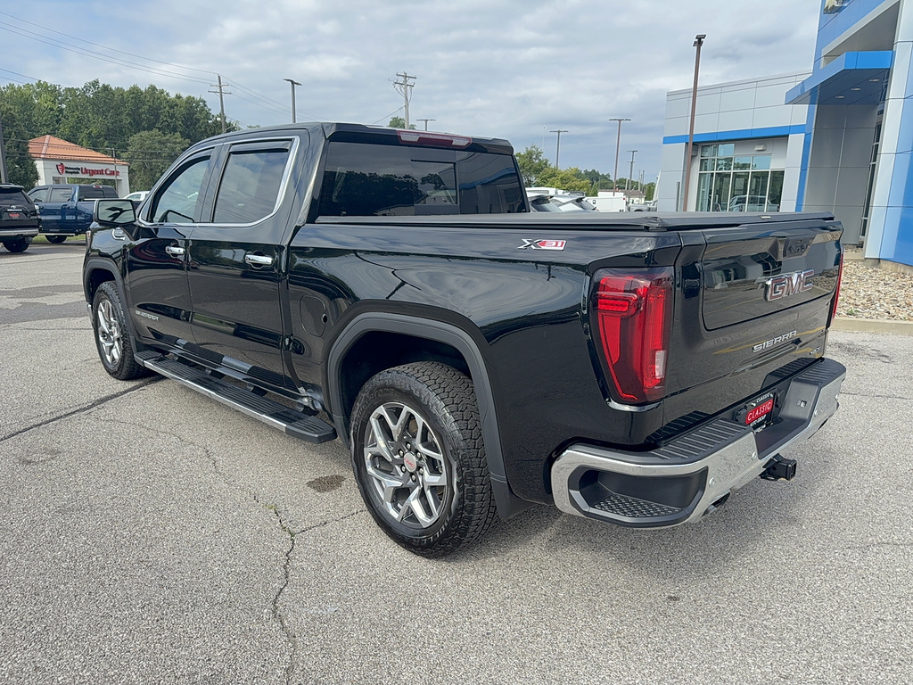 2024 GMC Sierra 1500 SLT - Onyx Black exterior view 4