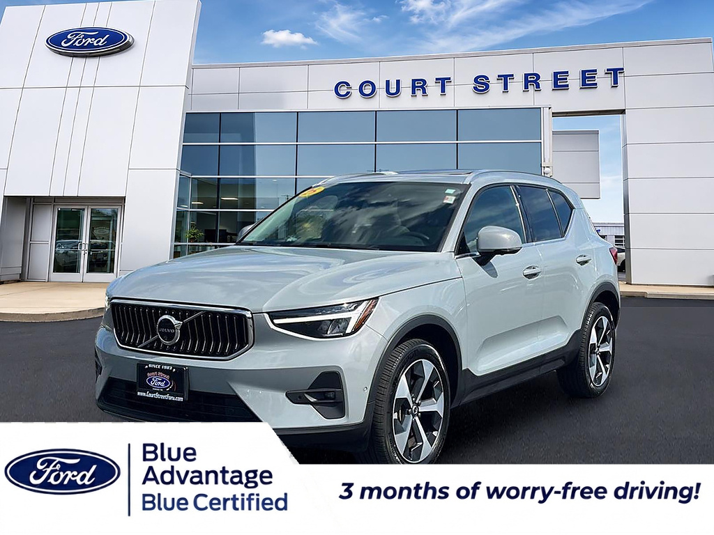 Gray (Vapour Grey Metallic) 2025 Volvo XC40 SUV / Crossover All-Wheel Drive 8-Speed Automatic