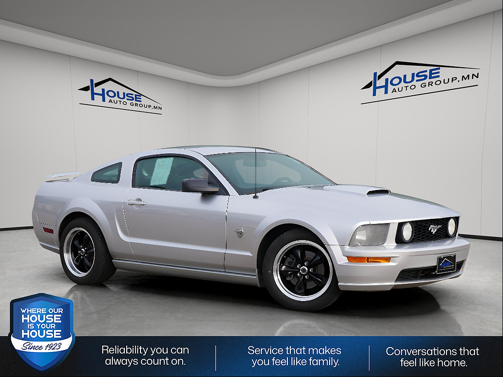 Brilliant Silver Clearcoat Metallic 2009 Ford Mustang Coupe Rear-Wheel Drive 5-Speed Manual