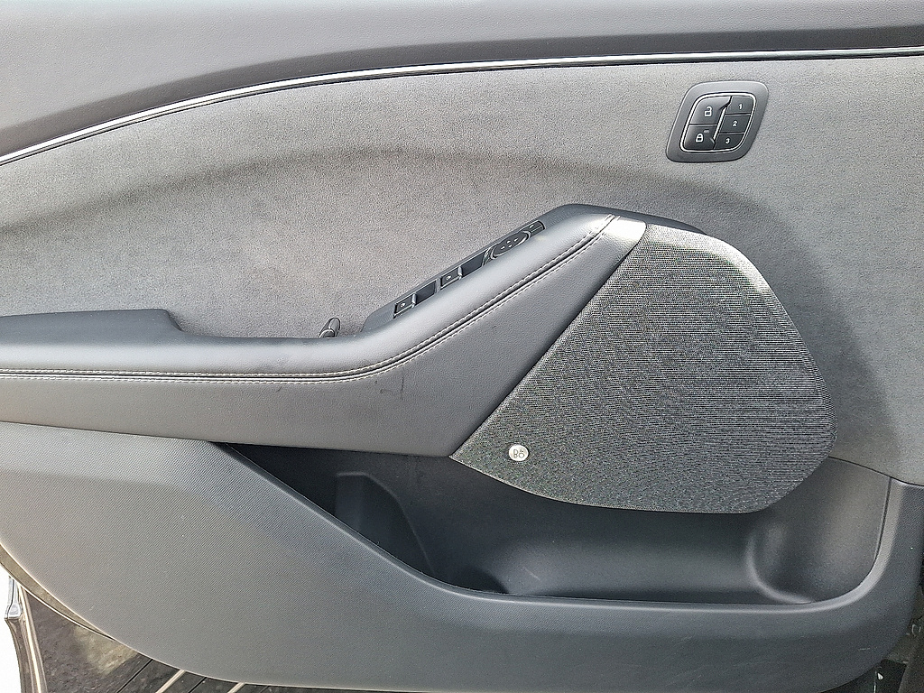 2025 Ford Mustang Mach-E photo 12 of 31
