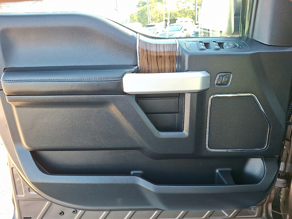 2020 Ford F-150 photo 12 of 31