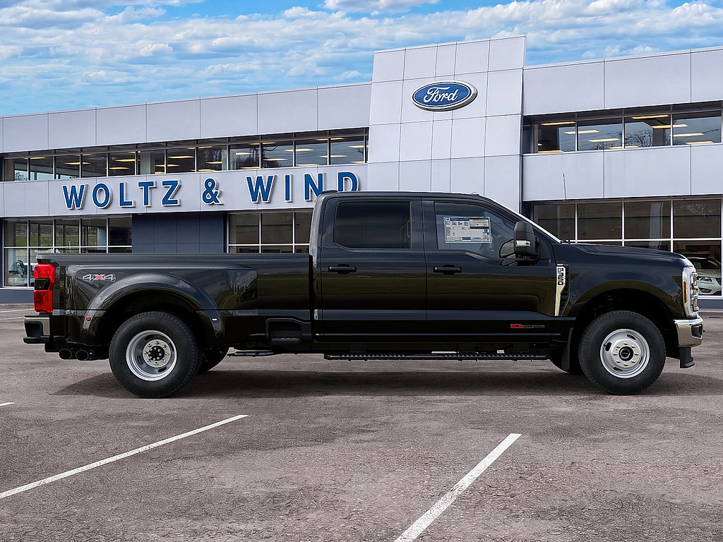 2027 Ford Super Duty F-350 DRW photo 5 of 22