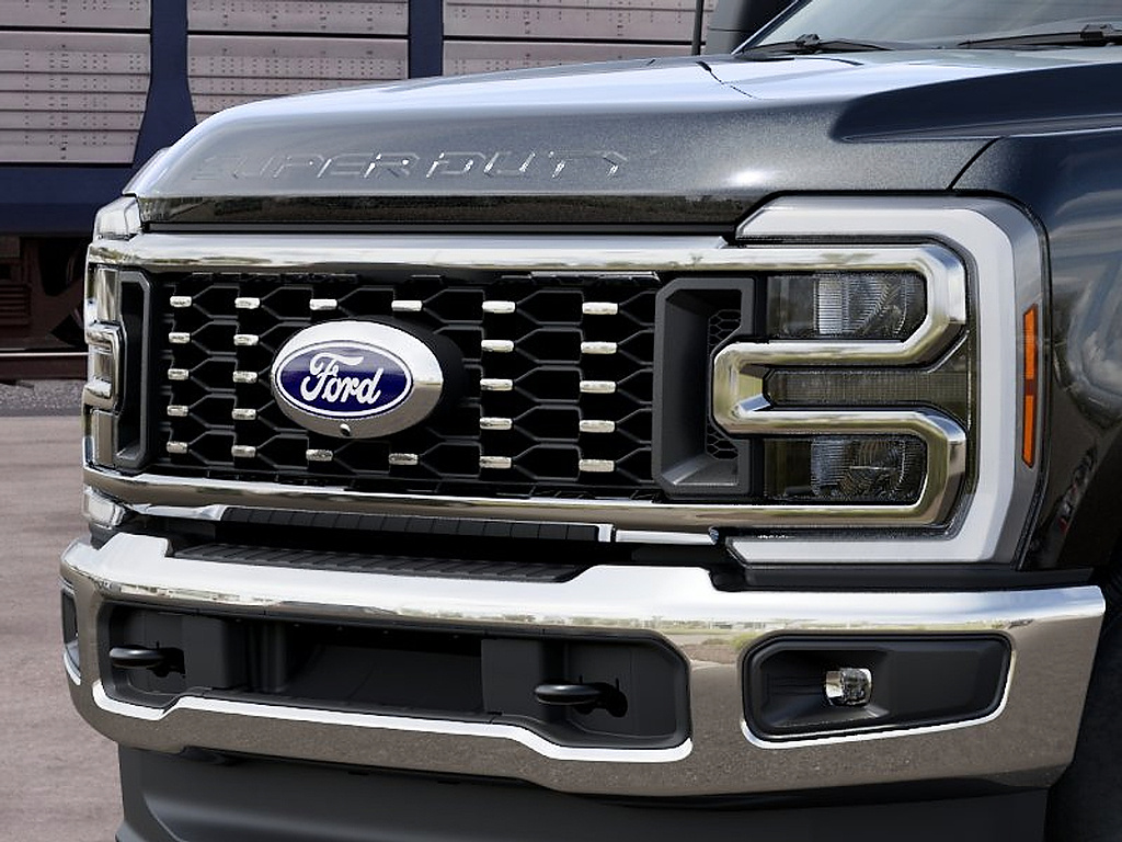 2027 Ford Super Duty F-350 DRW photo 17 of 22