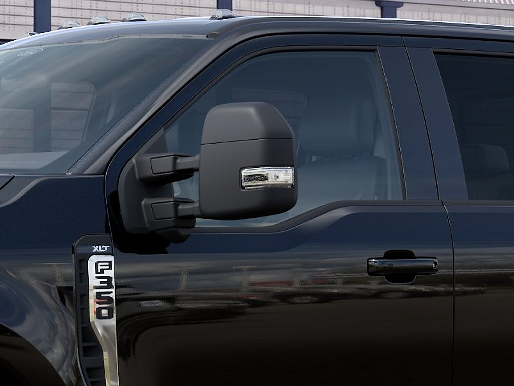 2027 Ford Super Duty F-350 DRW photo 20 of 22