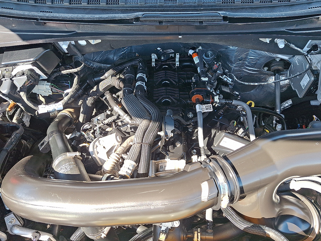 2025 Ford Expedition Active Oxford White at Altoona Honda