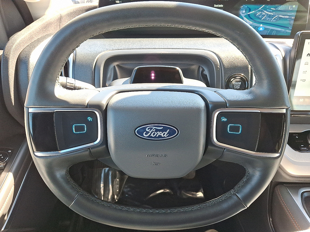 2025 Ford Expedition Active Oxford White at Altoona Honda