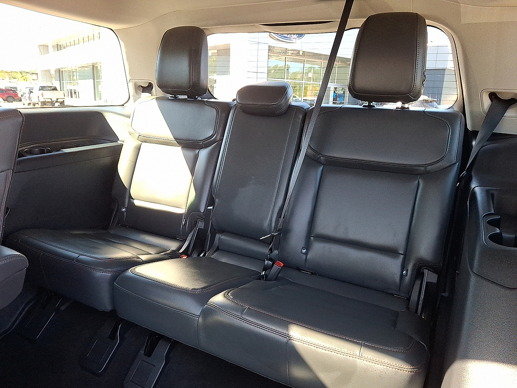 2025 Ford Expedition Active Oxford White at Altoona Honda