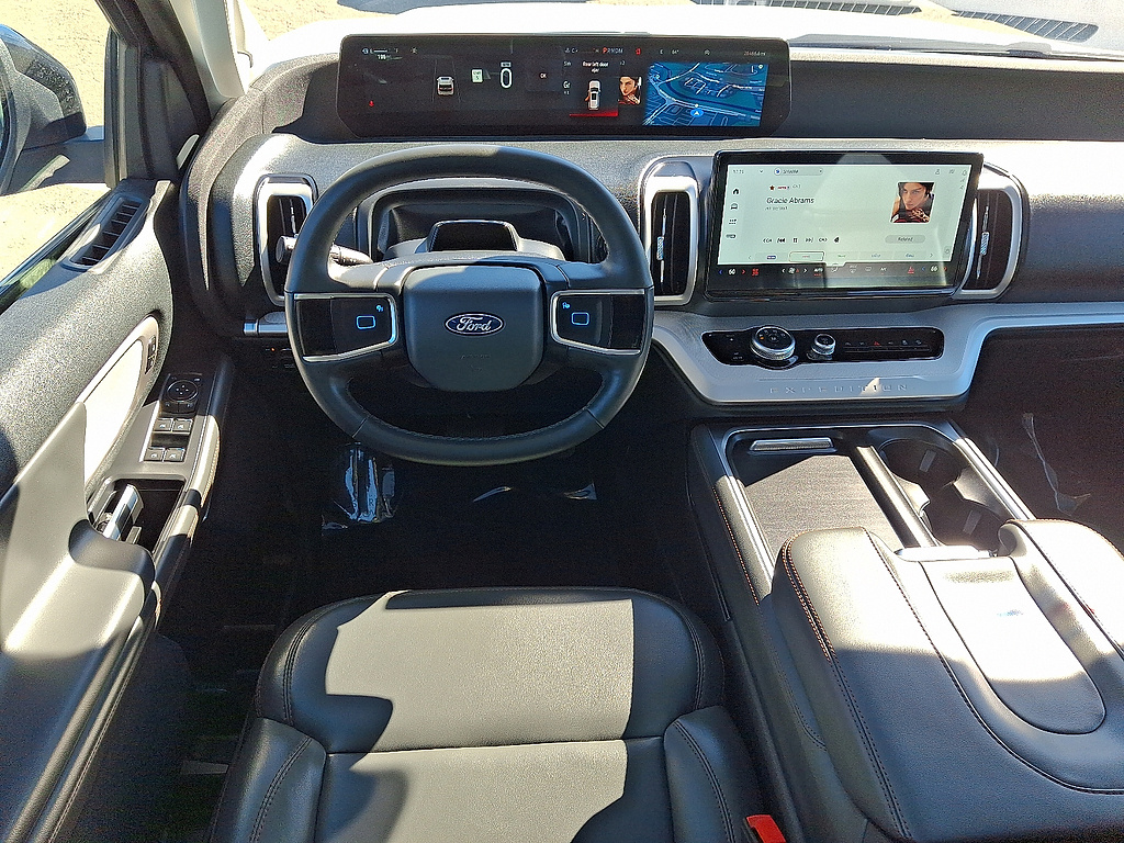 2025 Ford Expedition Active Oxford White at Altoona Honda
