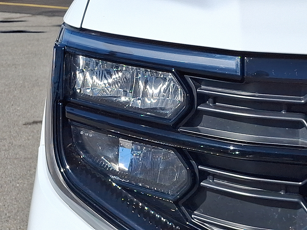 2025 Ford Expedition Active Oxford White at Altoona Honda