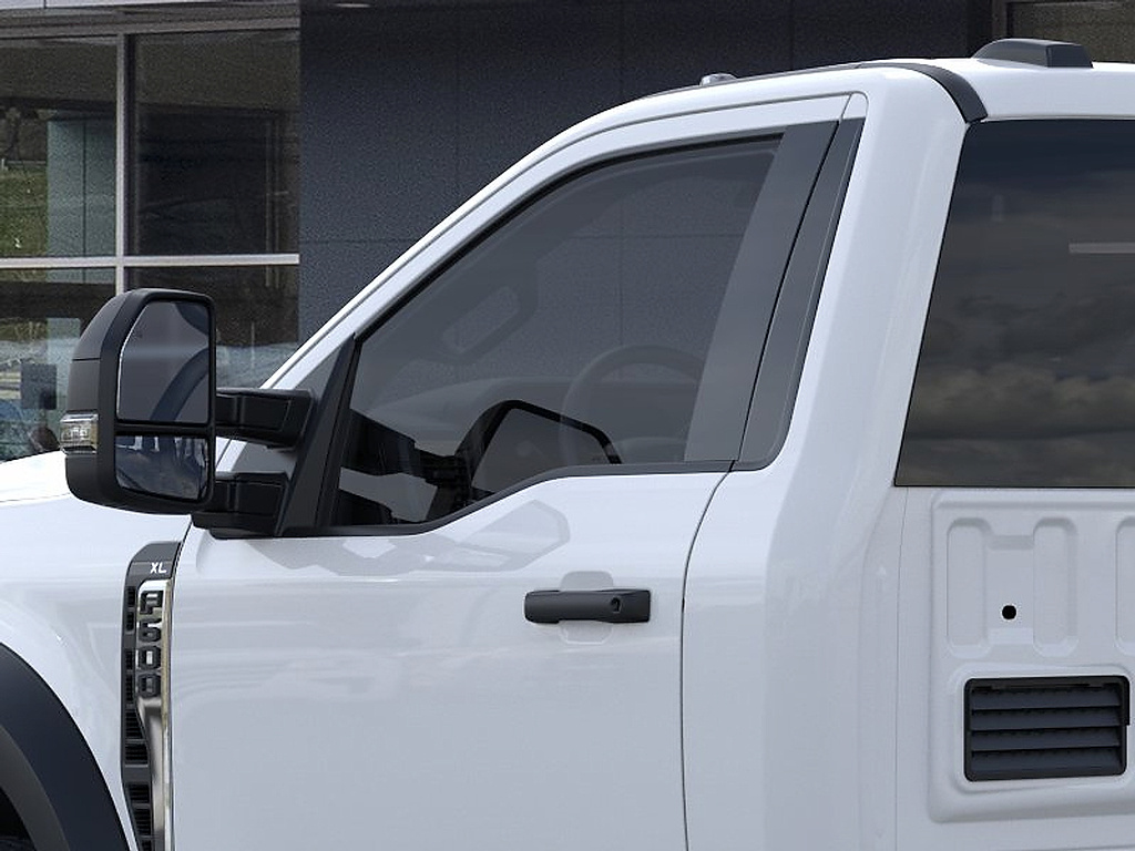 2026 Ford Super Duty F-600 DRW photo 20 of 22