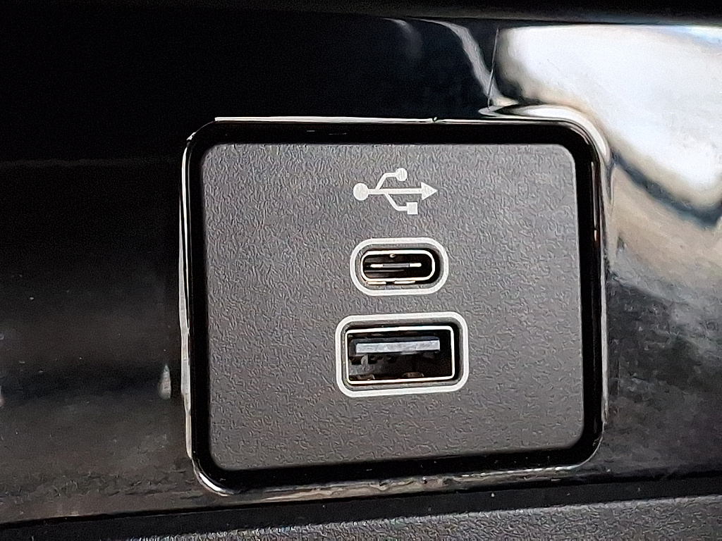 2025 Ford Mustang Mach-E photo 24 of 31