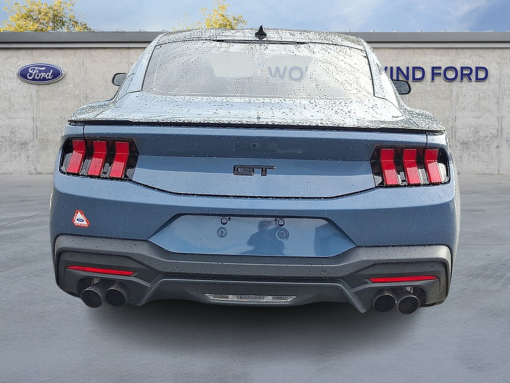 2024 Ford Mustang photo 5 of 31