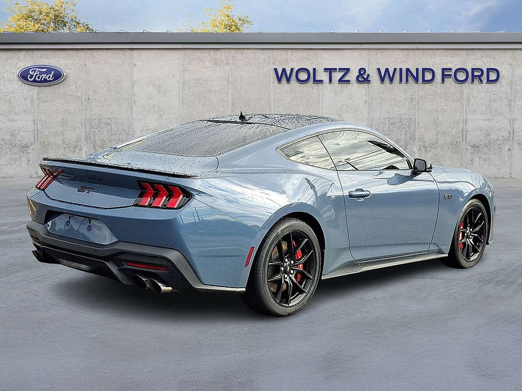 2024 Ford Mustang photo 6 of 31