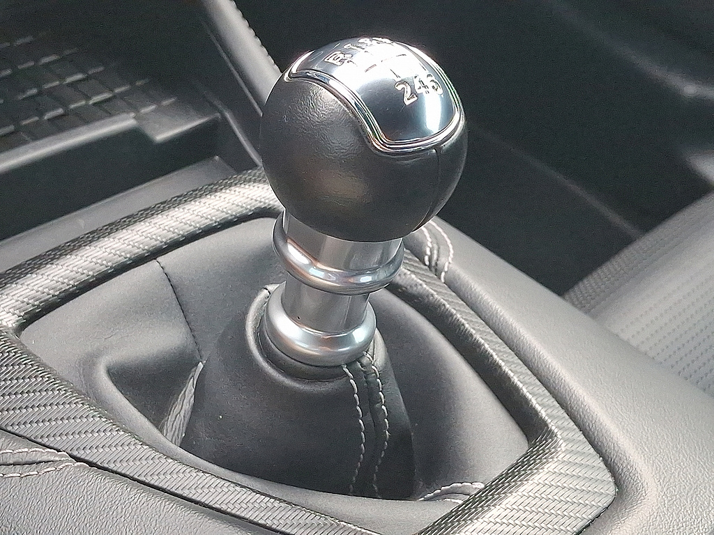 2024 Ford Mustang photo 14 of 31