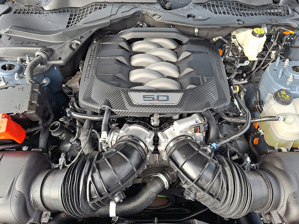 2024 Ford Mustang photo 27 of 31