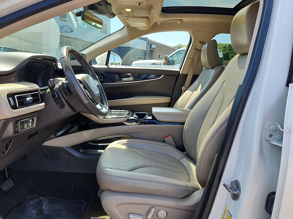 2023 Lincoln Nautilus Reserve Pristine White at Solomon Chevrolet