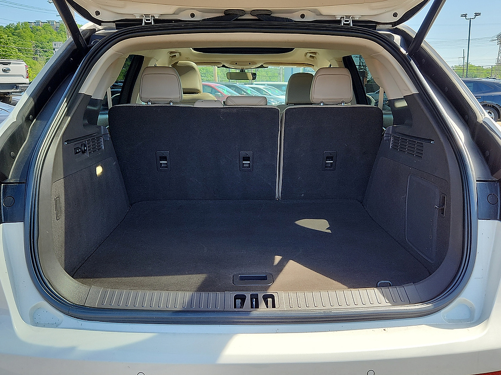 2023 Lincoln Nautilus Reserve Pristine White at Solomon Chevrolet