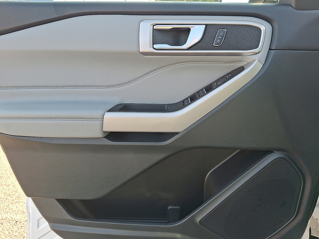 2024 Ford Explorer XLT Star White Metallic Tri-Coat at Washington Ford