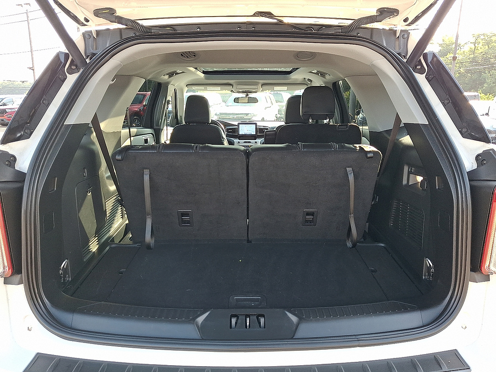 2024 Ford Explorer XLT Star White Metallic Tri-Coat at Washington Ford