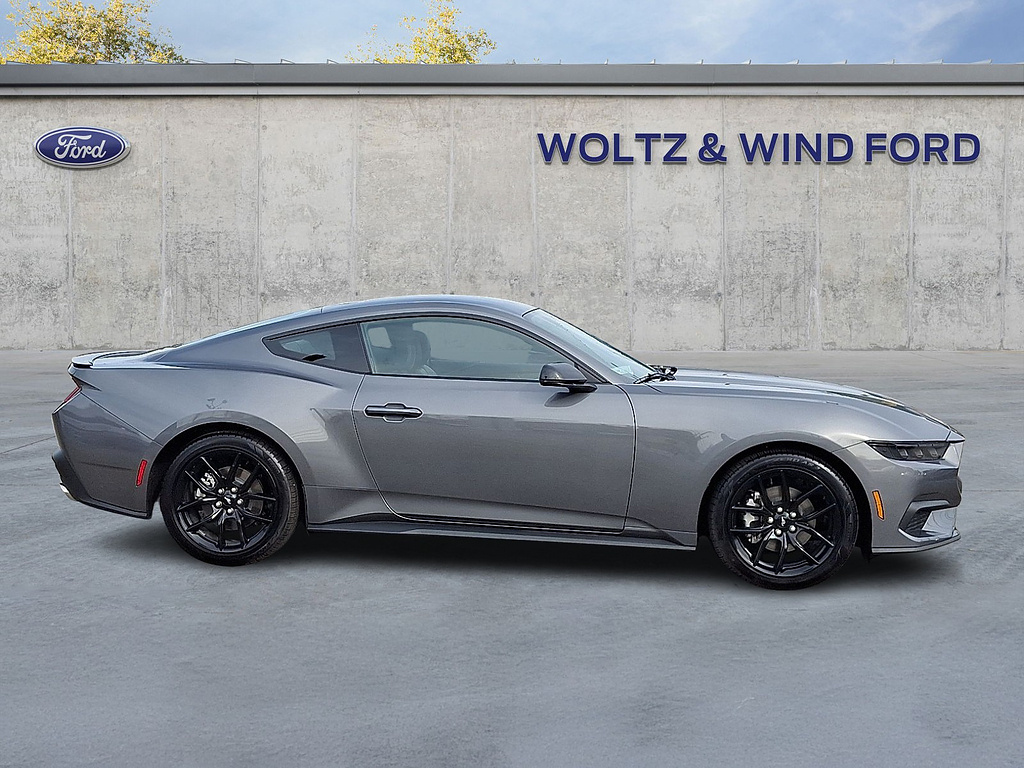 2026 Ford Mustang photo 7 of 31