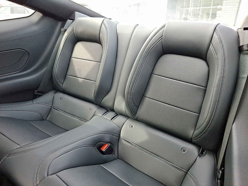 2026 Ford Mustang photo 10 of 31