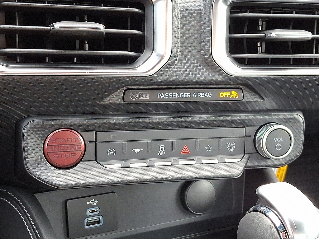 2026 Ford Mustang photo 14 of 31