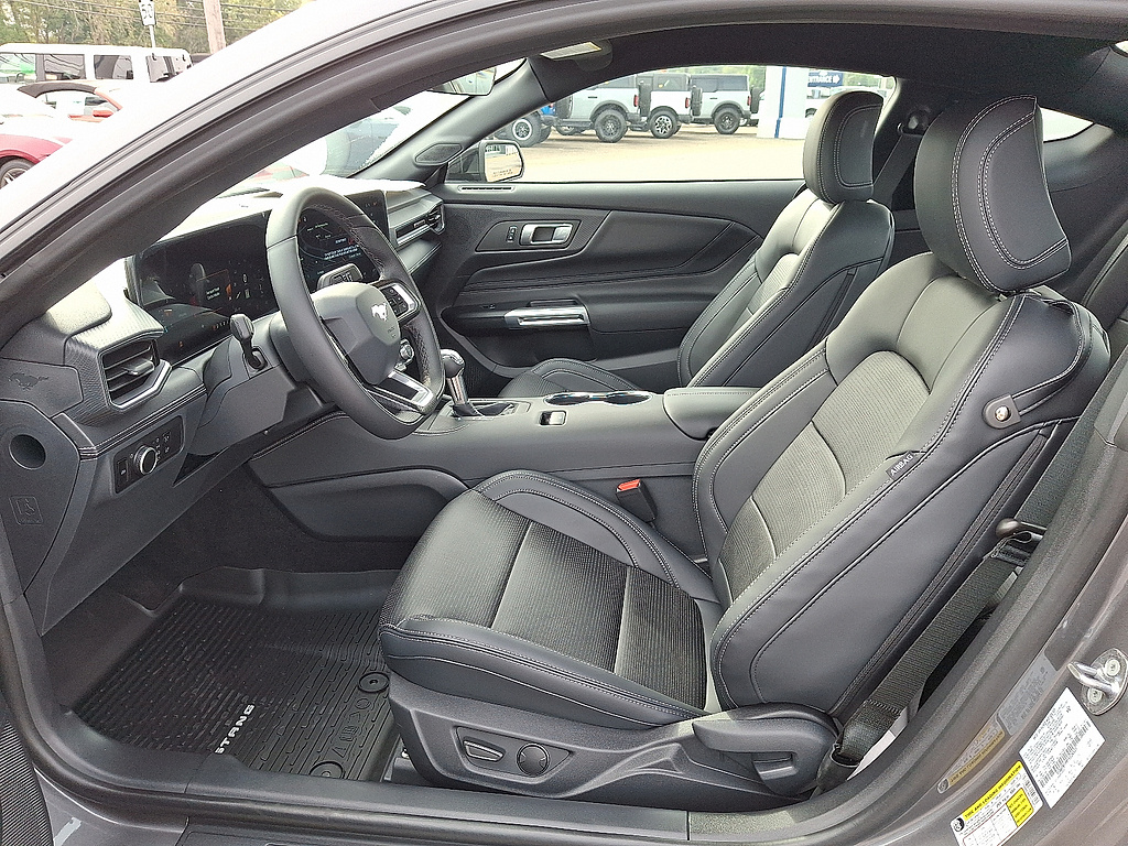 2026 Ford Mustang photo 12 of 31