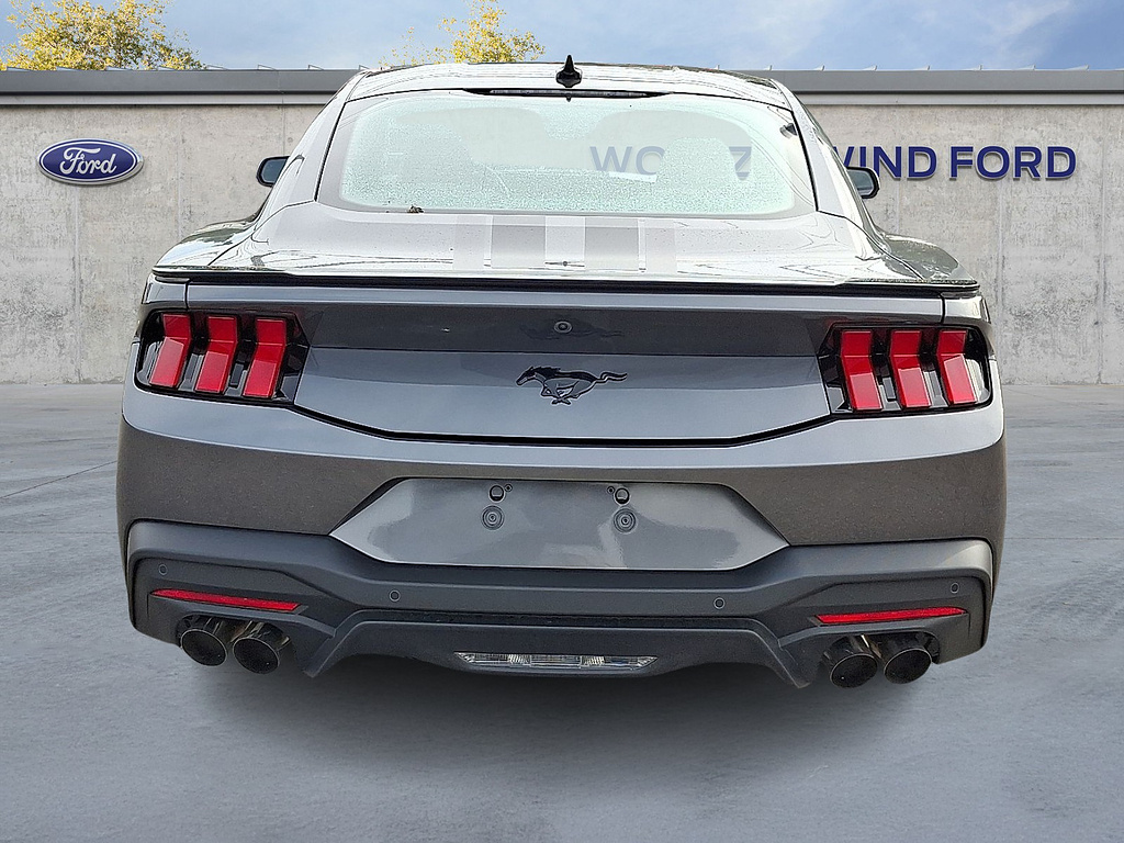 2026 Ford Mustang photo 5 of 31