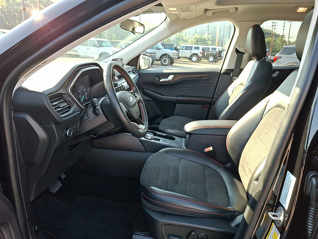 2022 Ford Escape SEL Agate Black at Washington Ford