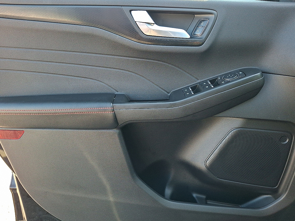 2022 Ford Escape SEL Agate Black at Washington Ford