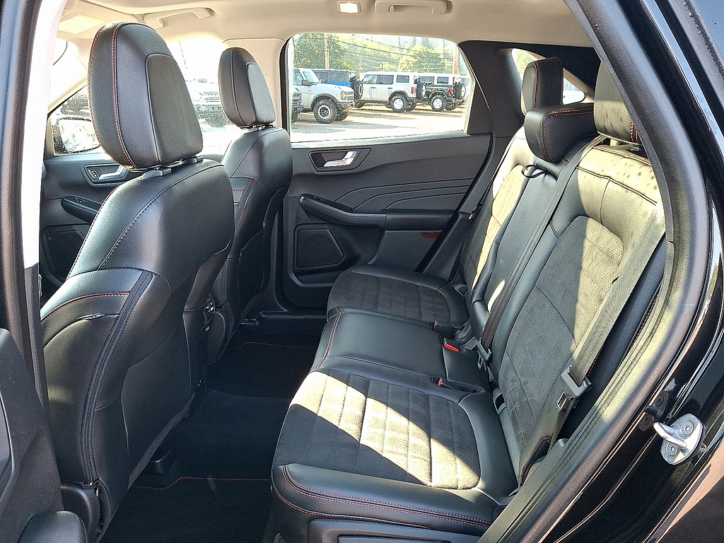 2022 Ford Escape SEL Agate Black at Washington Ford