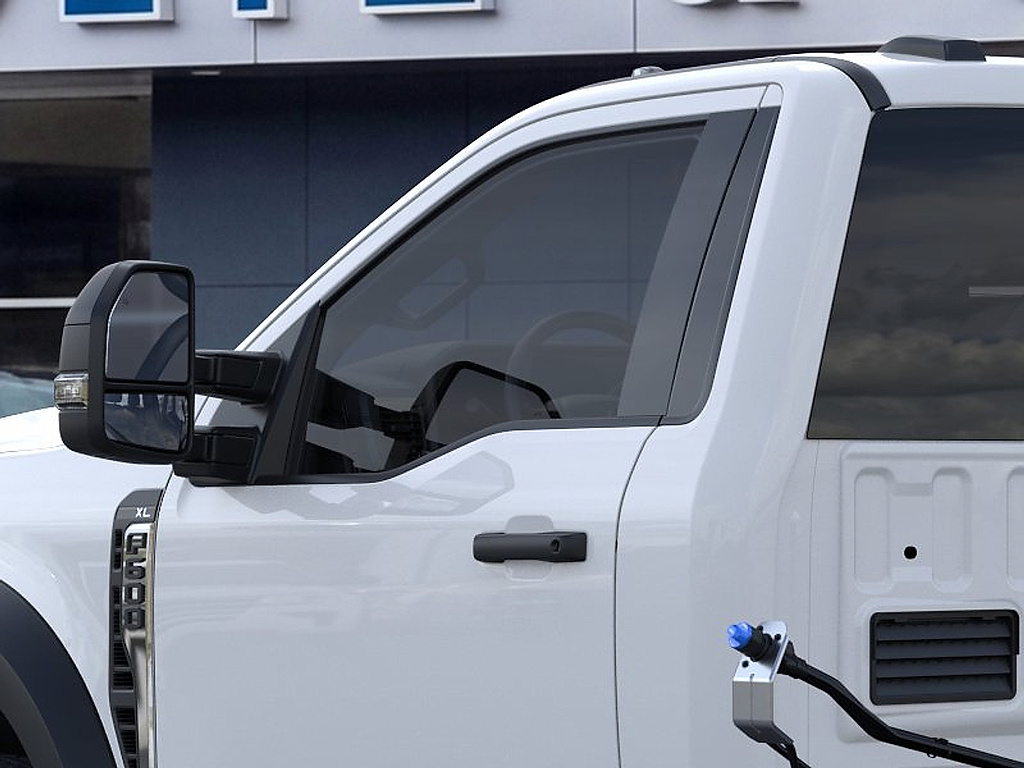 2026 Ford Super Duty F-600 DRW photo 20 of 22