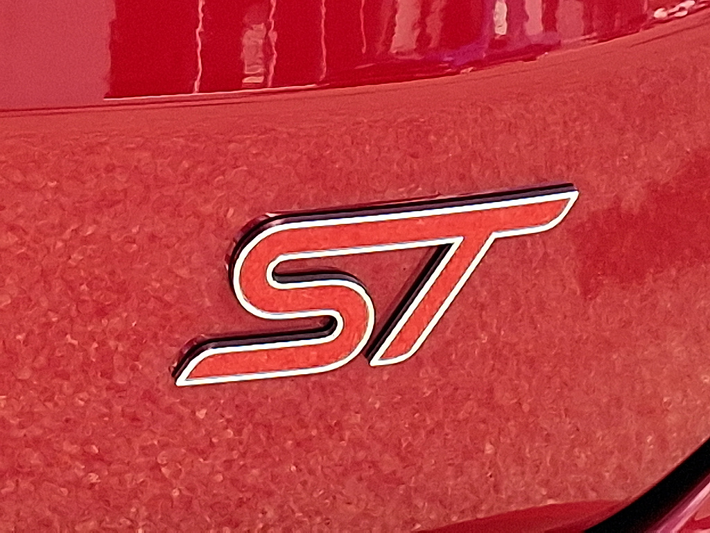 2020 Ford Edge ST Rapid Red Metallic Tinted Clearcoat at Lake View Ford