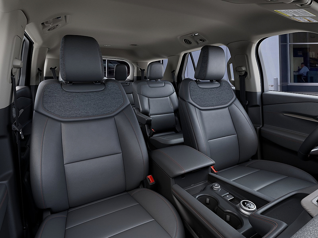 2027 Ford Explorer photo 10 of 23