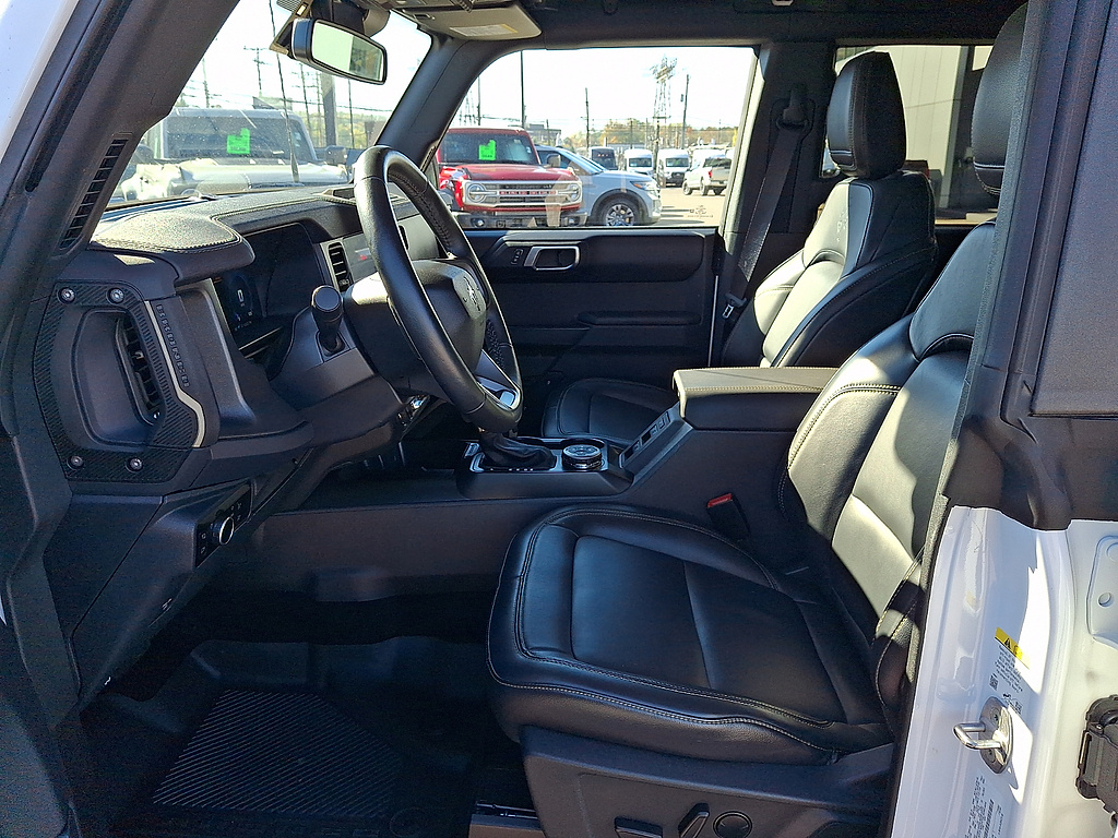 2025 Ford Bronco photo 13 of 32