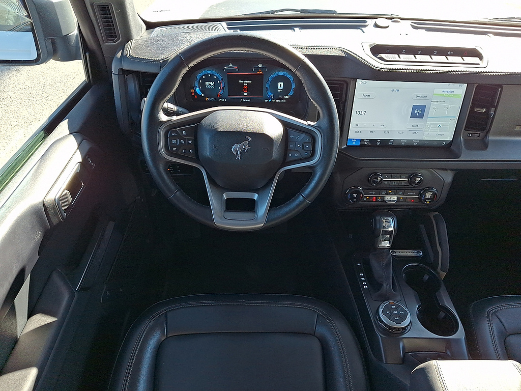 2025 Ford Bronco photo 11 of 32