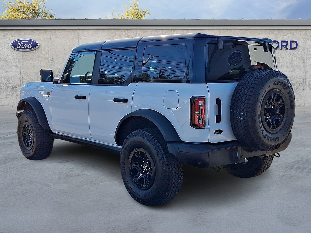 2025 Ford Bronco photo 4 of 32