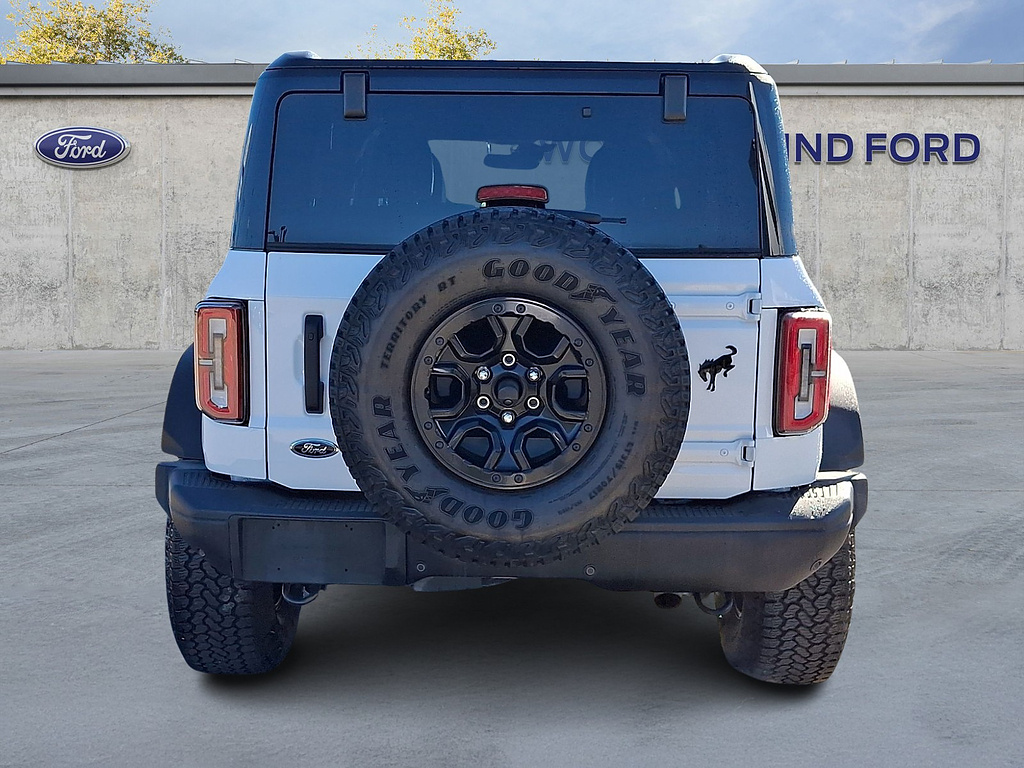 2025 Ford Bronco photo 5 of 32