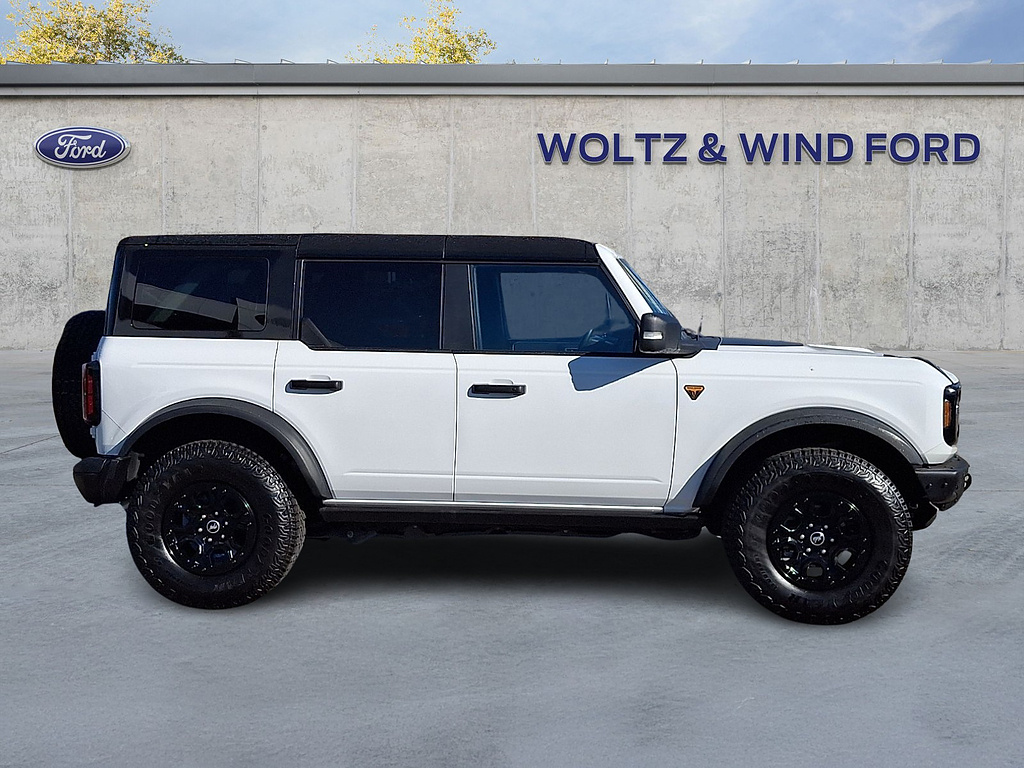 2025 Ford Bronco photo 7 of 32